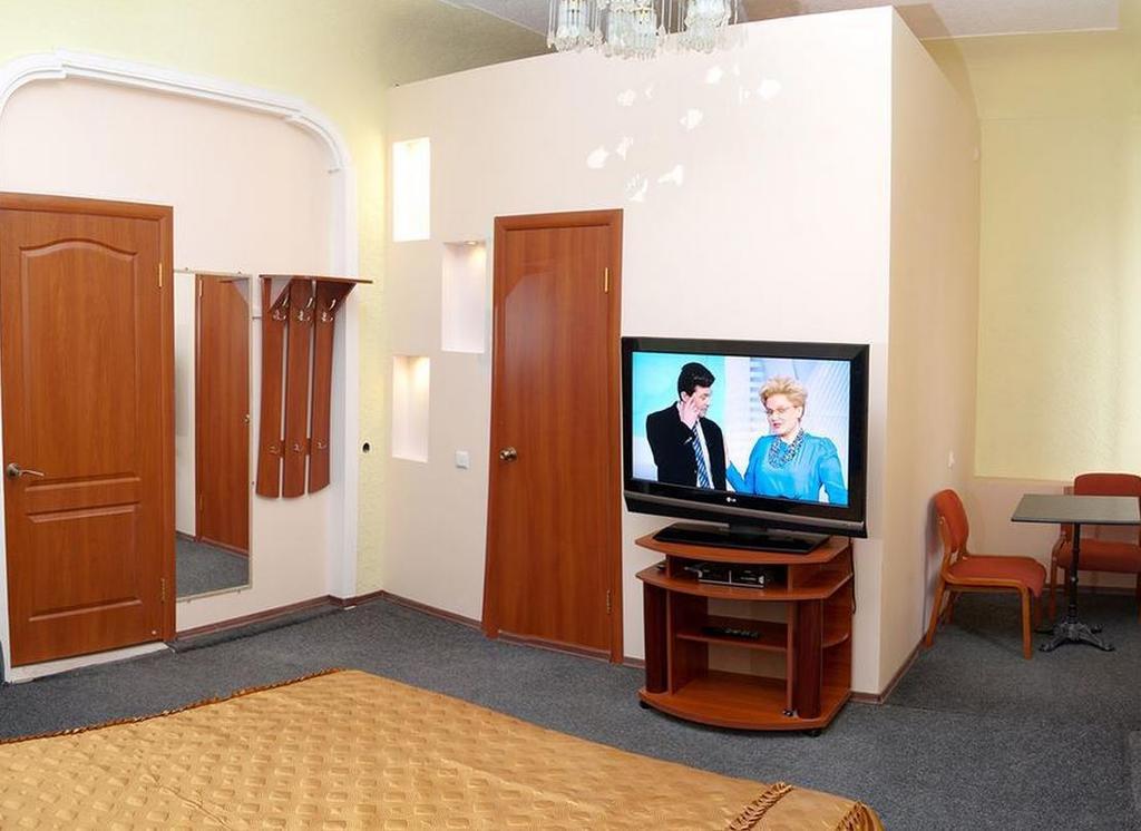 Margo Hotel Kharkiv Bagian luar foto